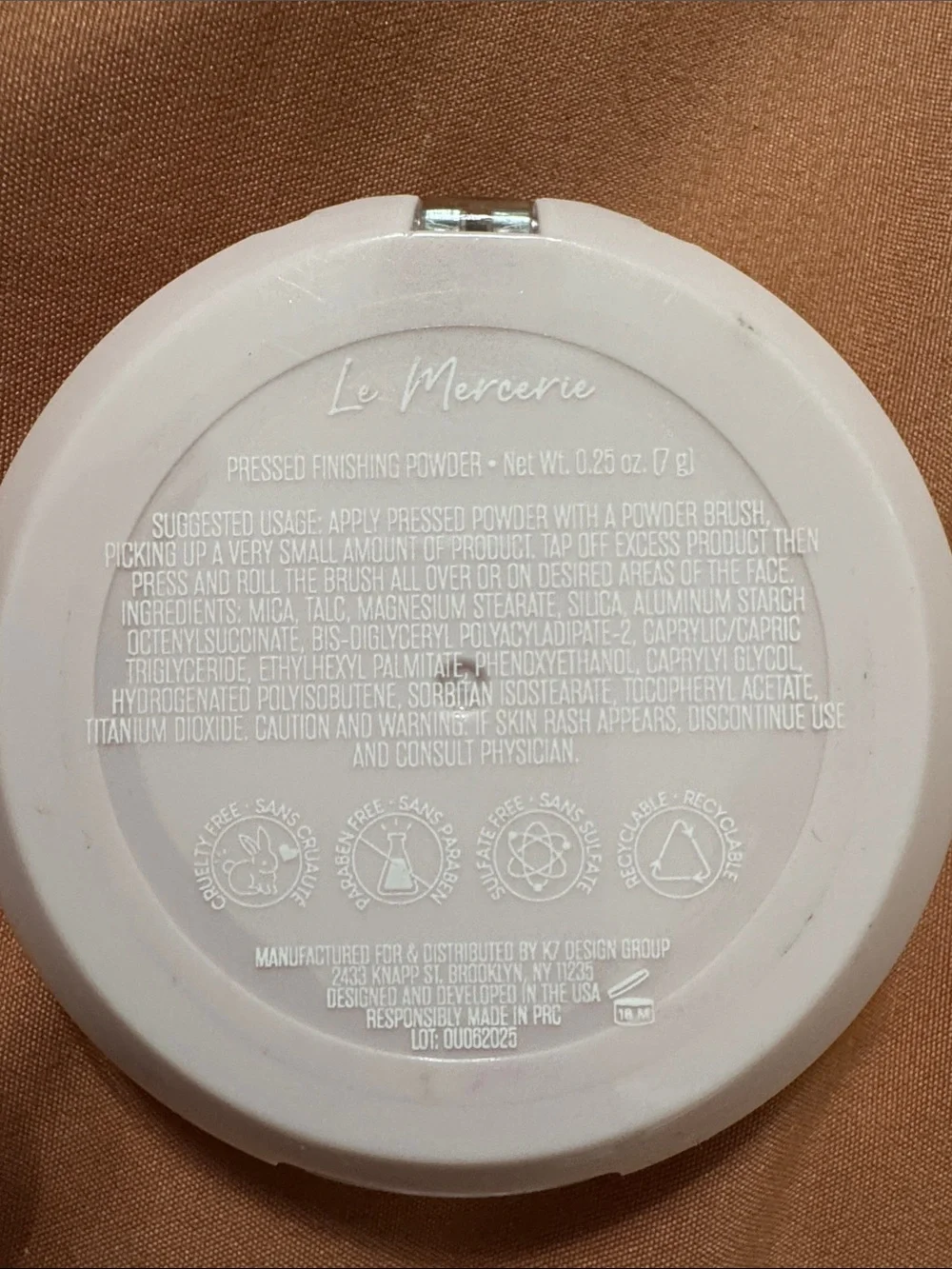 Pressed Finishing Powder — Translucent White